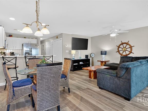 3rd image of 1615 Strand #8
