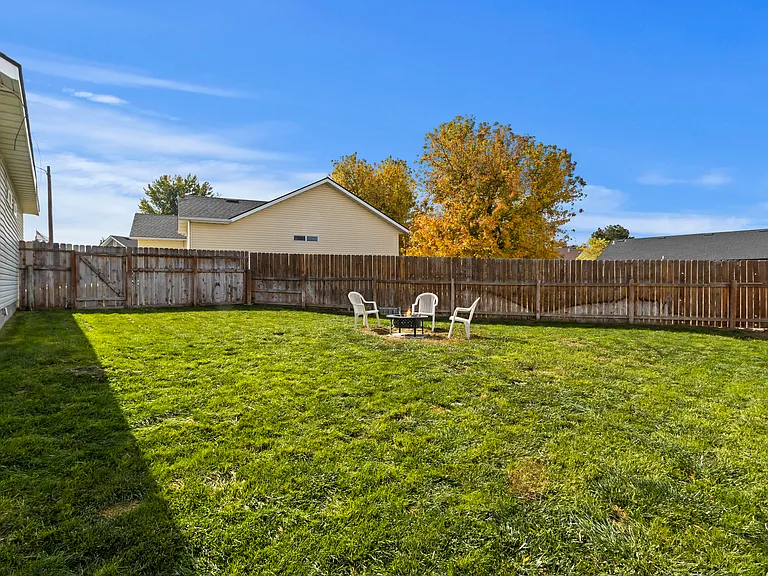 1544 Vista Dr — Photo 19