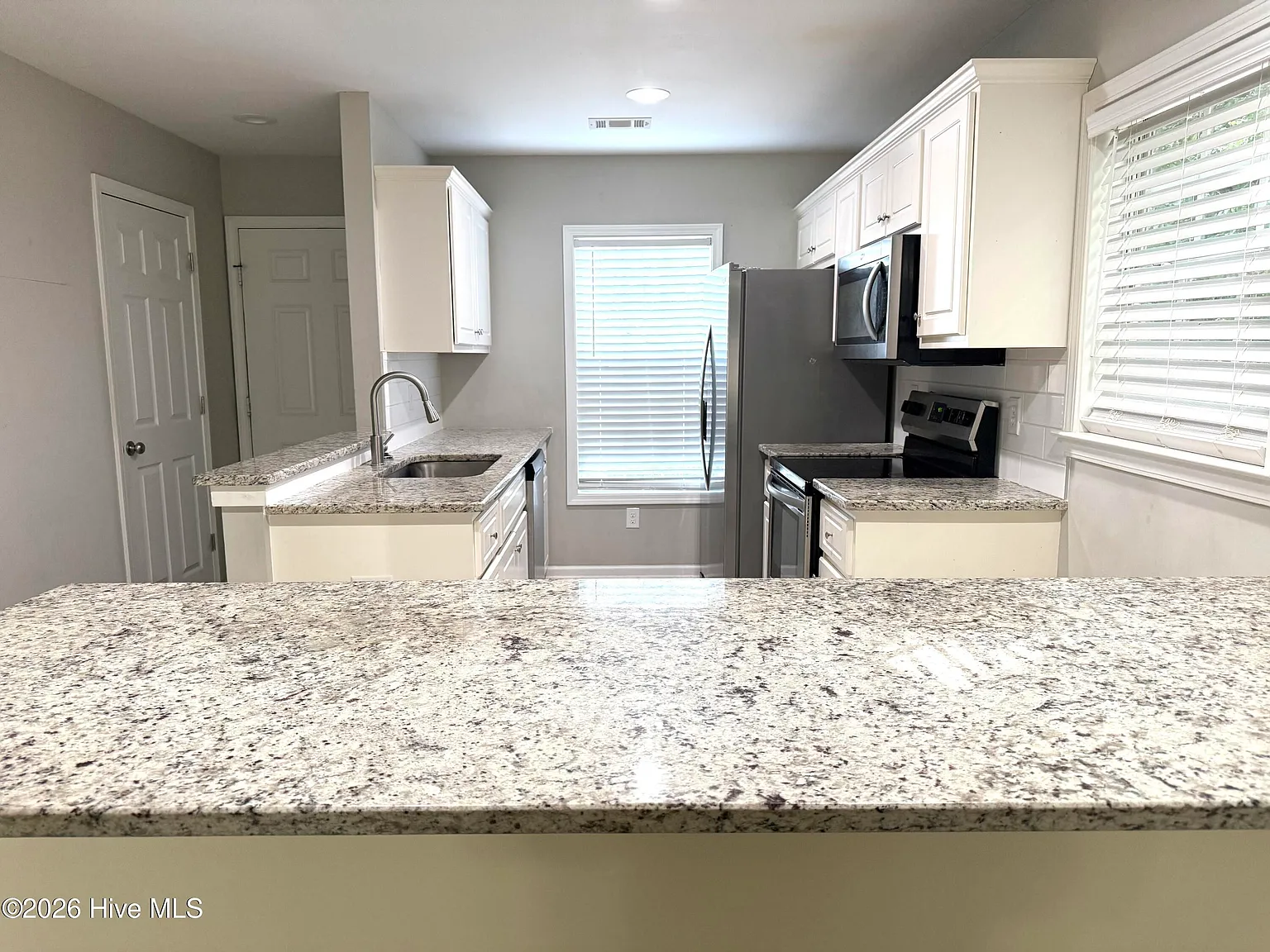 2 bed, 2.0 bath, 1100 sqft, $1,300 — Photo 4