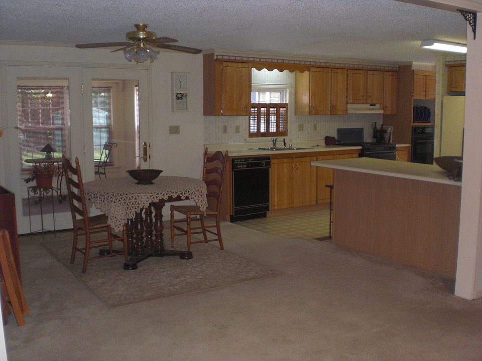 2nd image of 19 Greenleaf Ave Trailer 6