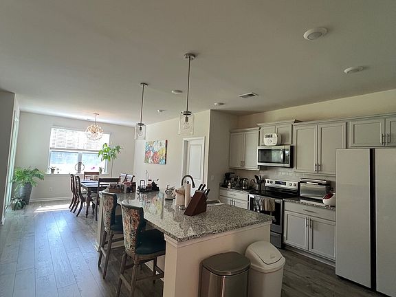 4th image of 88 Woodford Reserve Dr