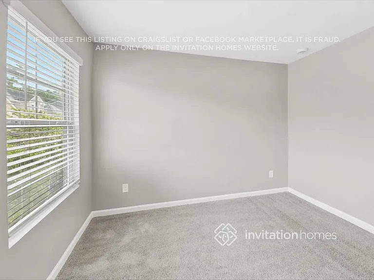 555 S Fortune Way — Photo 13