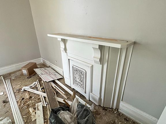 4th image of 407 Dunn St