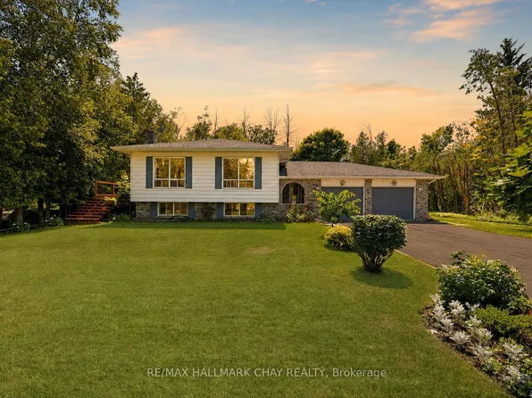 631 Lockhart Rd E, Innisfil, ON L9S 3E5