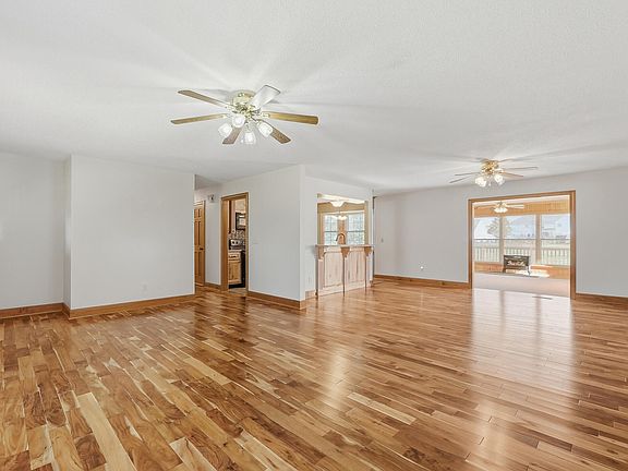 5th image of 7931 Short Tail Springs Rd