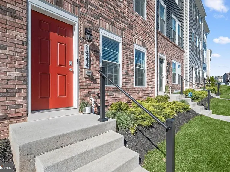 1944 Fauna Dr — Photo 10