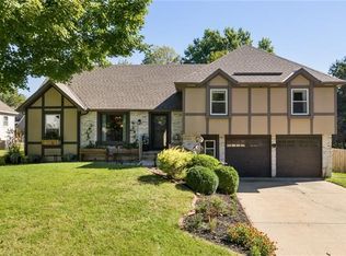 10351 Oakmont St, Overland Park, KS 66215