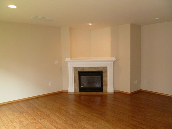 3rd image of 1751 Loraine St Suite B
