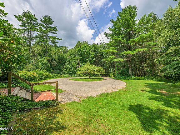 3rd image of 29 Jay Ln