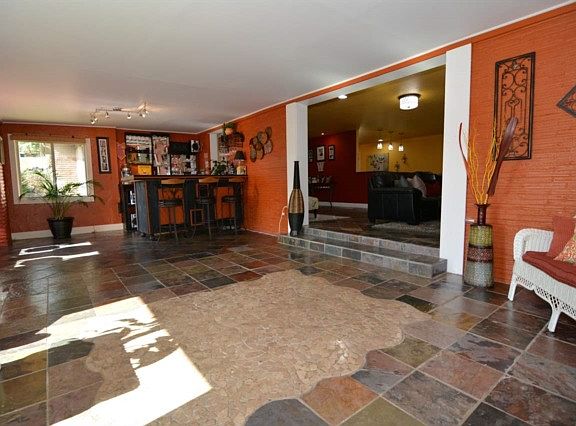 3rd image of 2530 Knob Hill Dr