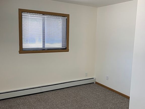 5th image of 915 7th Ave N #4
