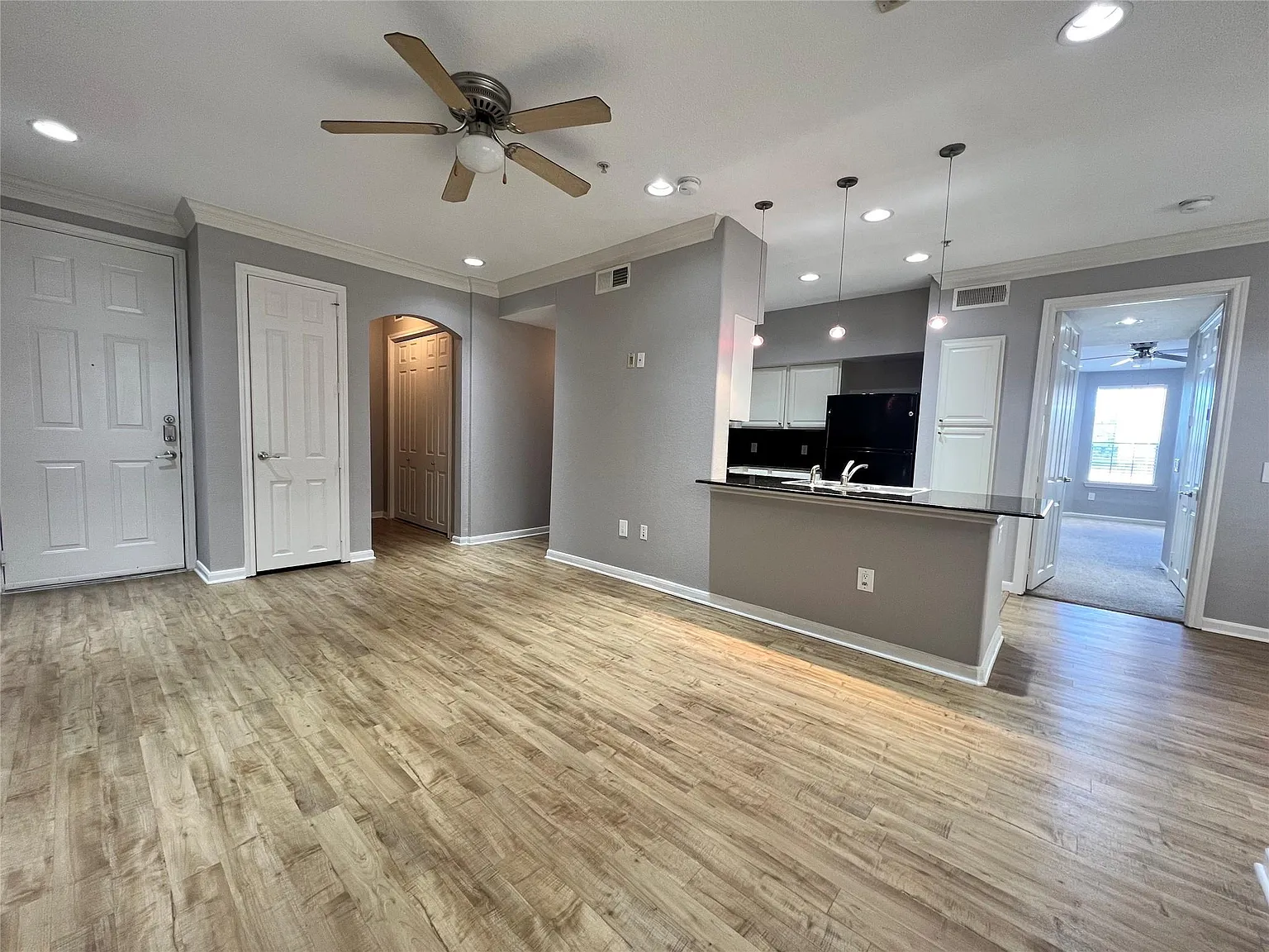 2 bed, 2.0 bath, 1209 sqft, $1,800 — Photo 4
