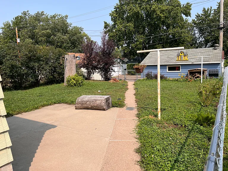 1939 Montana Ave E — Photo 3
