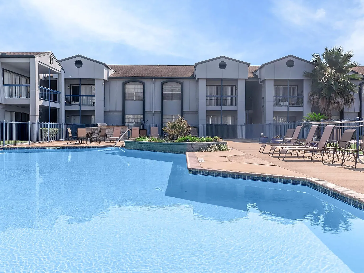 Pelican Reef Apartments — Photo 4