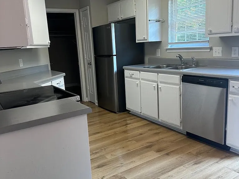1118 Pyburns Pl — Photo 3
