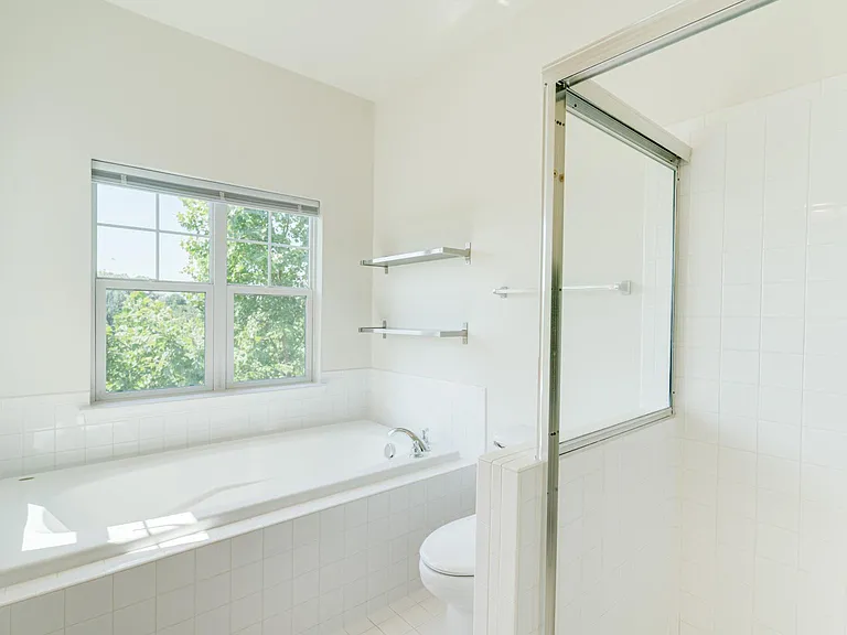74 Pike Pl — Photo 28