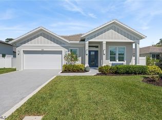 553 106th Ave N, Naples, FL 34108