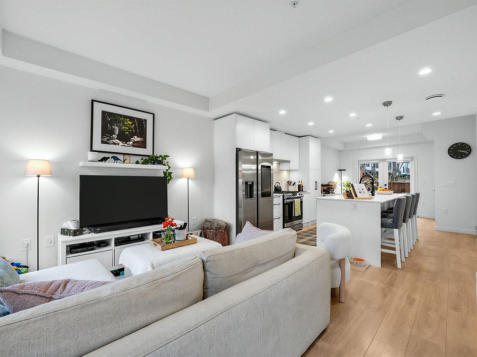 1st image of 565 E 2nd St #162