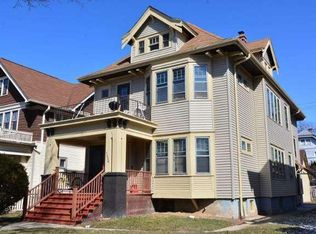 3336 N Oakland Ave, Milwaukee, WI 53211