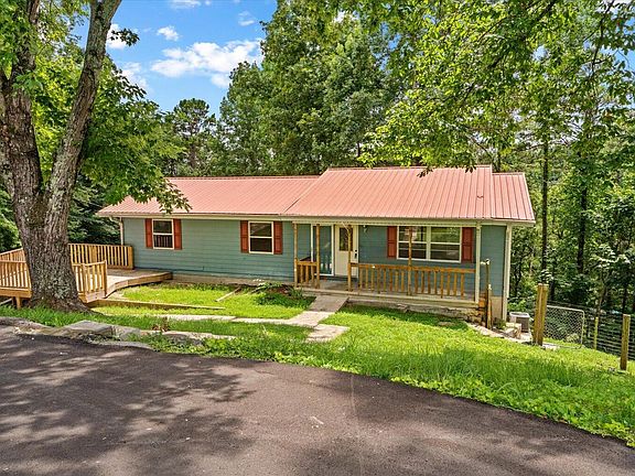 2nd image of 49 Dee Vue Ln