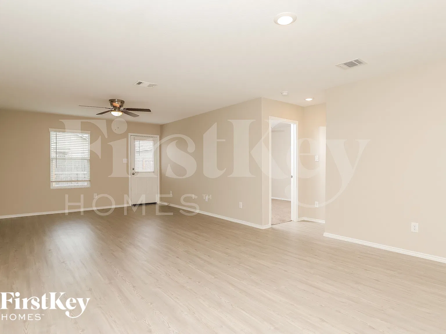 3 bed, 2.0 bath, 1880 sqft, $1,665 — Photo 3