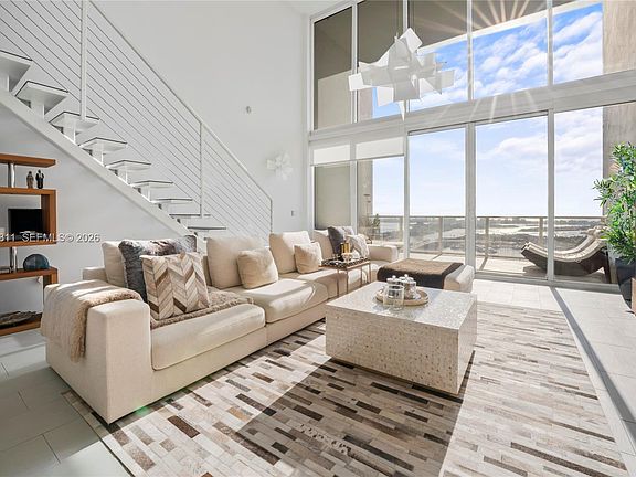 2nd image of 1040 Biscayne Blvd APT 3203
