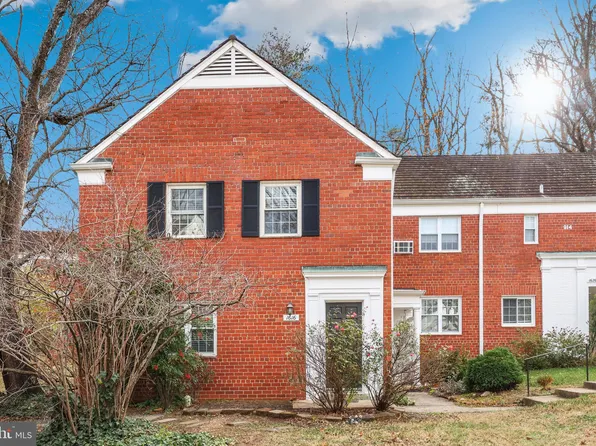 1616 Fitzgerald Ln, Alexandria, VA 22302