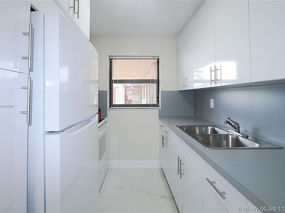 4th image of 1325 W 68th St APT 113
