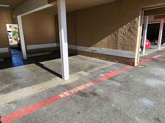 2nd image of 224 Linden St #10