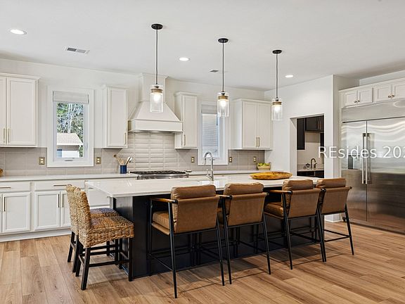 3rd image of 1 Pine Island Rd