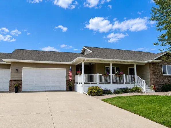 2201 Stone Gate Ct, Aberdeen, SD 57401