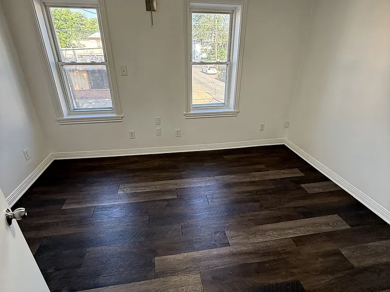 332 S 9th St — Photo 12