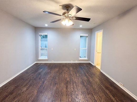 4th image of 3717 Knob Hill Dr