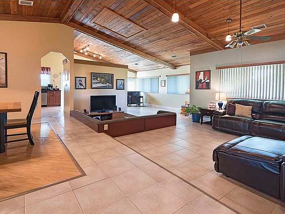 4th image of 8802 Paradise Ct
