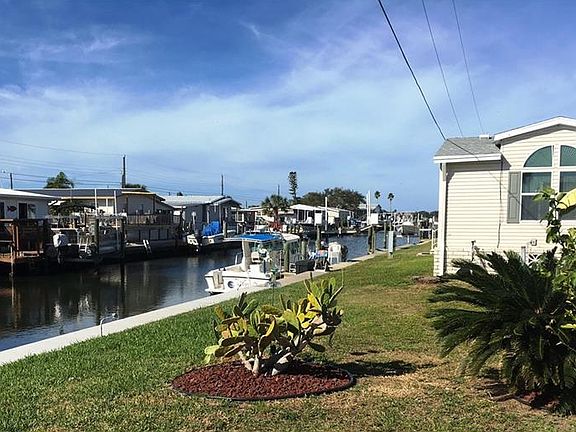 5th image of 258 Jamaica Dr #258
