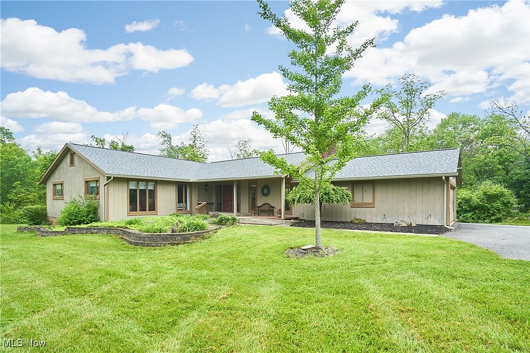 3196 Shade Rd, Akron, OH 44333 | Zillow