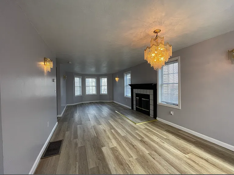 55 Ledgecrest Dr #55 — Photo 4