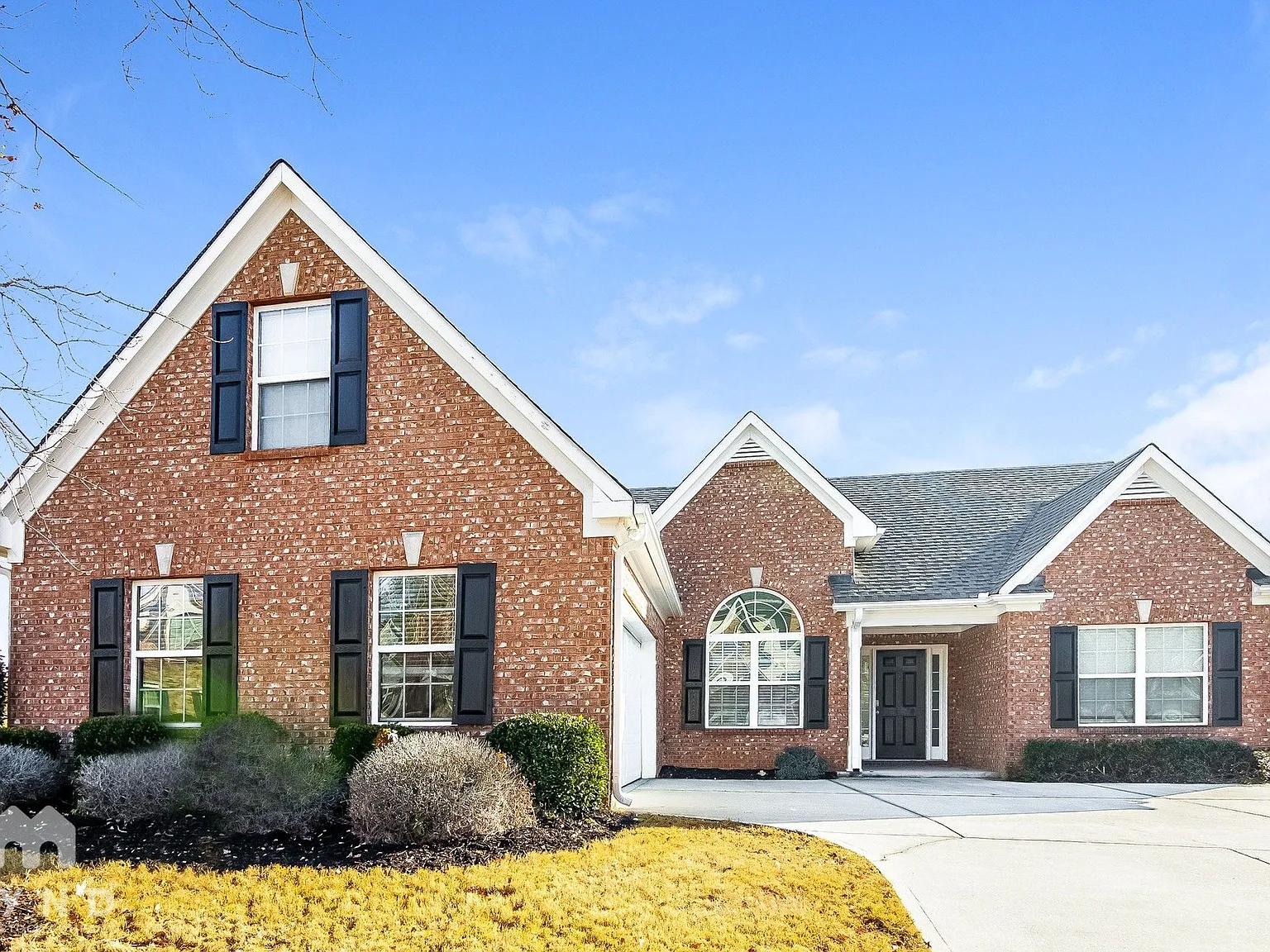 3 bed, 2.5 bath, 2407 sqft, $2,395 — Photo 1