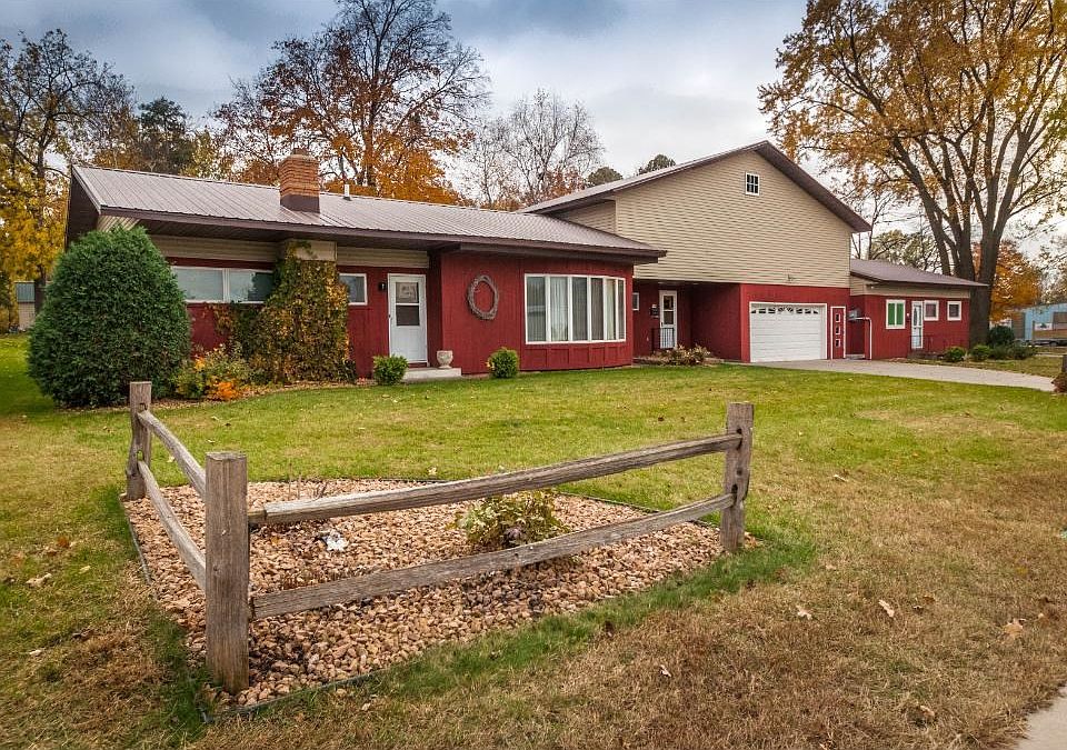 Have your business at home or ideal for mother-in-law quarters. East side is residence and west is remodeled for business or single family use.