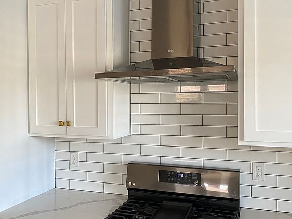 5th image of 389 N Walnut St