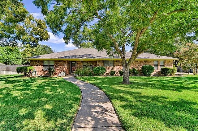 1st image of 2811 Oak Trail Ct