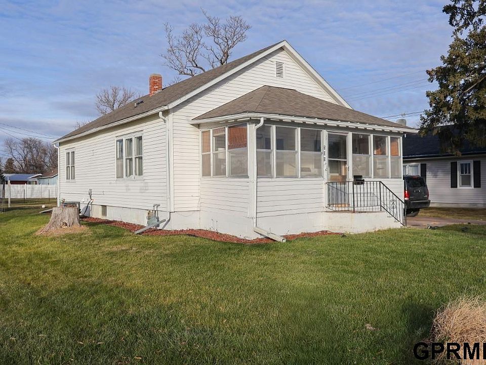 1st image of 509 E 13th St