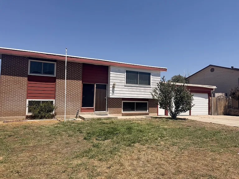 589 Oquirrh Ave — Photo 1
