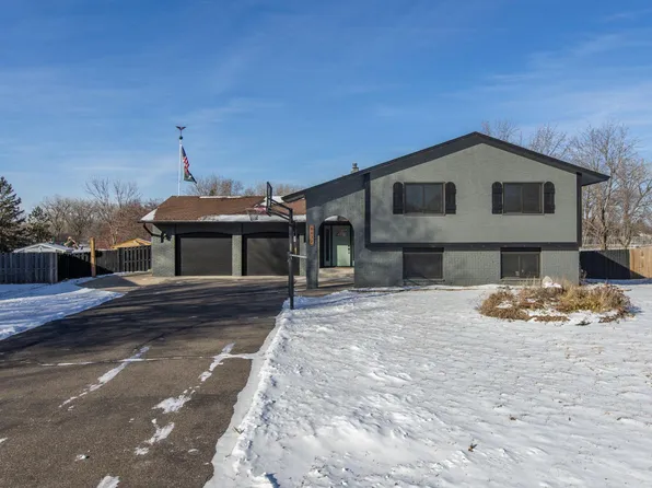 8032 Morgan Cir N, Brooklyn Park, MN 55444