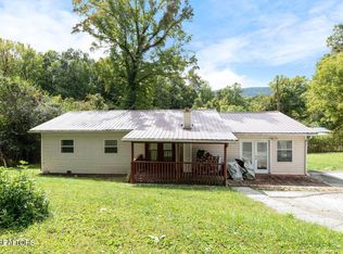 1525 Bruce Gap Rd, Caryville, TN 37714