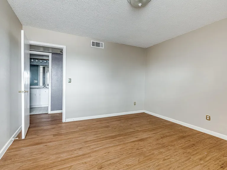 6728 N Meridian Ave #F — Photo 30