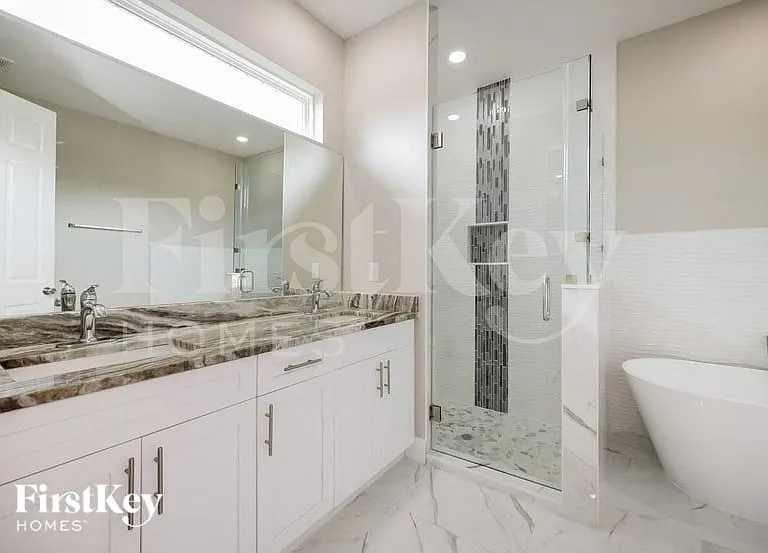 2811 45th St SW — Photo 10