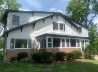1325 Park Row St #B, Lake Geneva, WI 53147