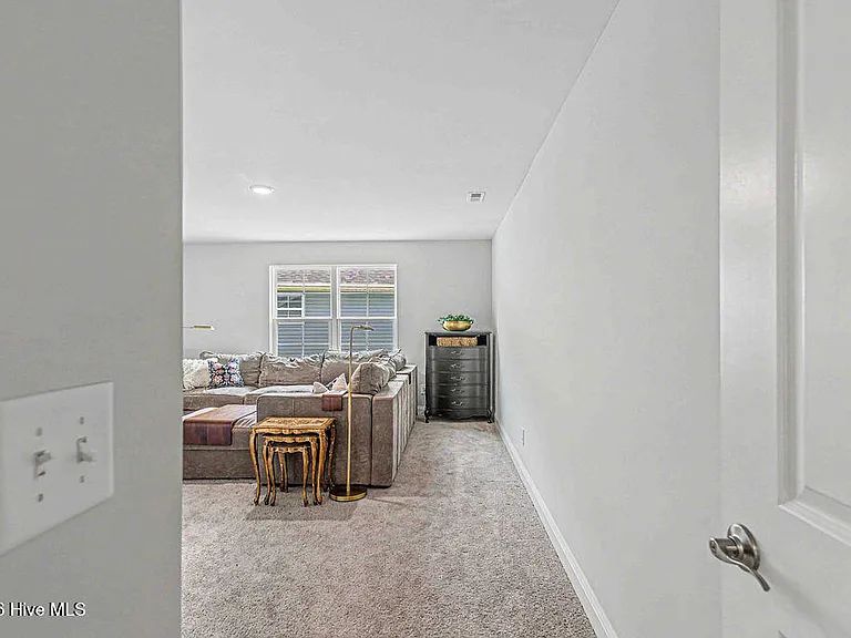 702 Greenwich Pl — Photo 33