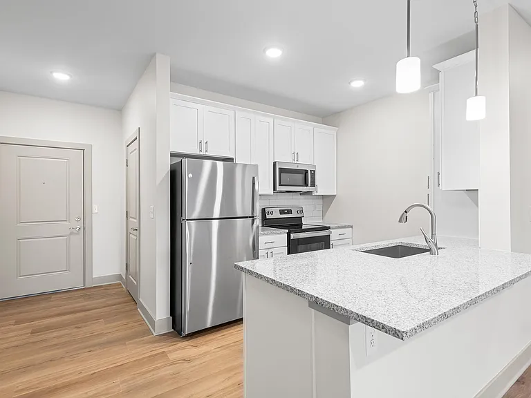 Midtown Apartments — Photo 40